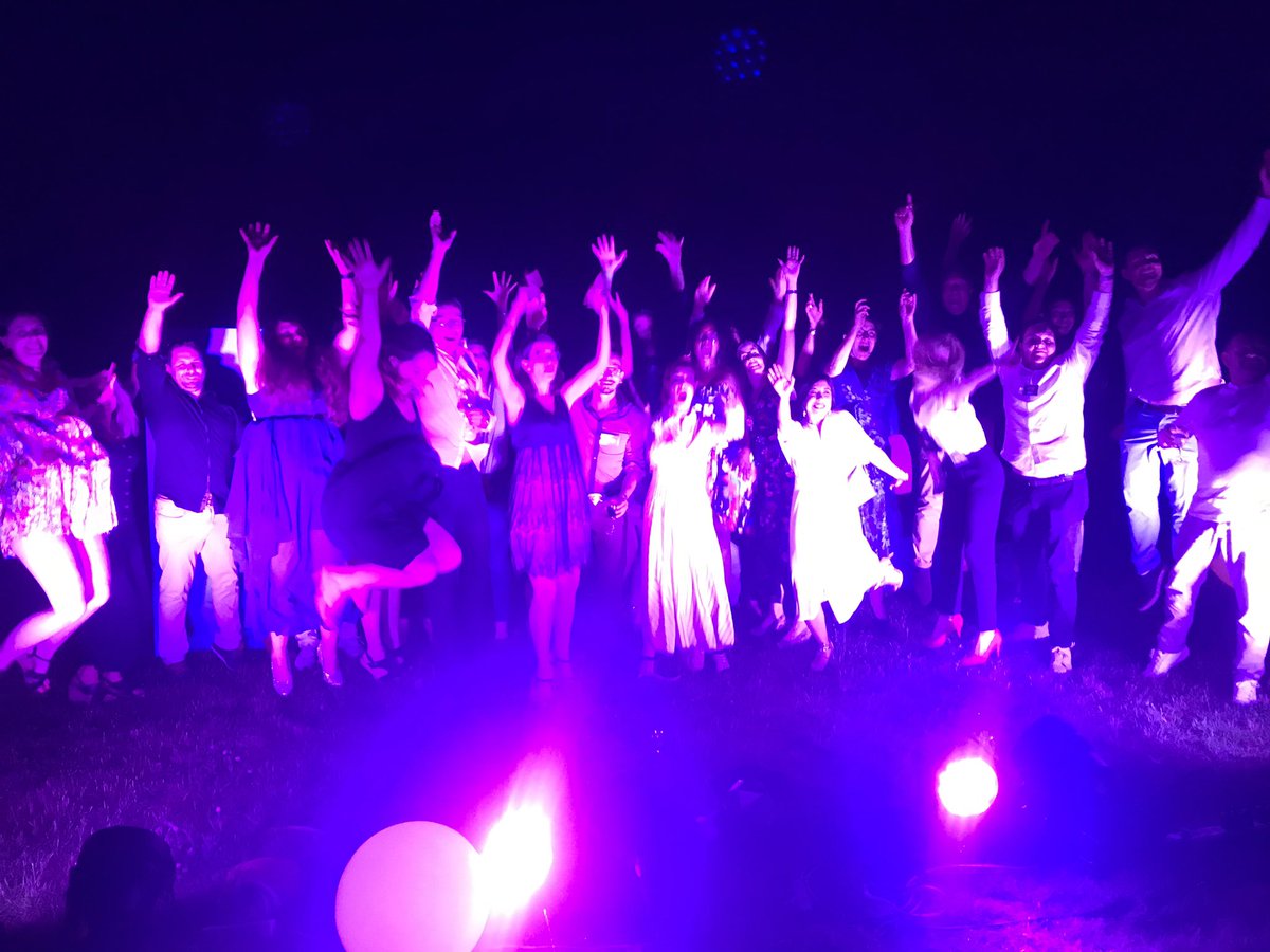 Une très belle soirée au <a href="/DomainedePreiss/">Domaine de Preissac</a> pour les #TropheesDeLaDeco
Merci au Groupe Erra - Eredit Marie Grivot Mélanie Moncassin Véronique de Vesins Eric Radi pour votre chaleureux accueil 💁‍♂️ 👍