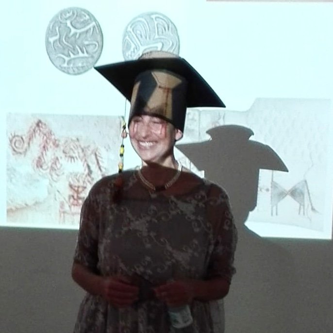 Dr. me! Two days ago I discussed my PhD on #pottery and food-relayed practices at 4th mill. BCE #Arslantepe! #practicetheory #food  and #inequality at the #Mesopotamian margins. So happy!