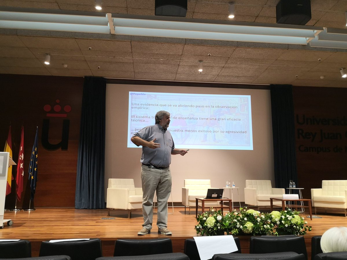Vabalen's tweet image. Dice @pepeMe q el sistema educativo tradicional es como sacarse una muela sin anestesia. Es agresivo emocionalmente. Es exitoso sin embargo con un tipo de alumnos que aprenden escuchando al profesor @Observa_URJC #cimca19