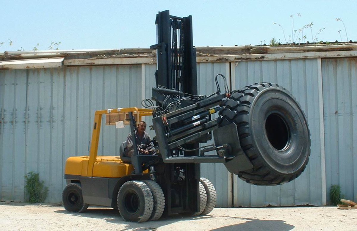 bbattachments's tweet image. Are you looking for Tyre Handling Solutions? The KAUP #Tyre Clamp is the ideal solution for the transportation of vertical stacks of tyres. It is fitted with large contact pads to provide stable and safe #handling #efficienthandlingbydesign