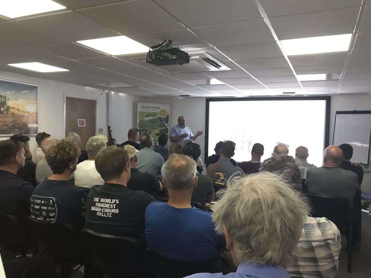 lawrence4646's tweet photo. Full house for the #huntforest S600 series combine school at Chilbolton today #johndeere https://t.co/Vm8b5Gp5Em