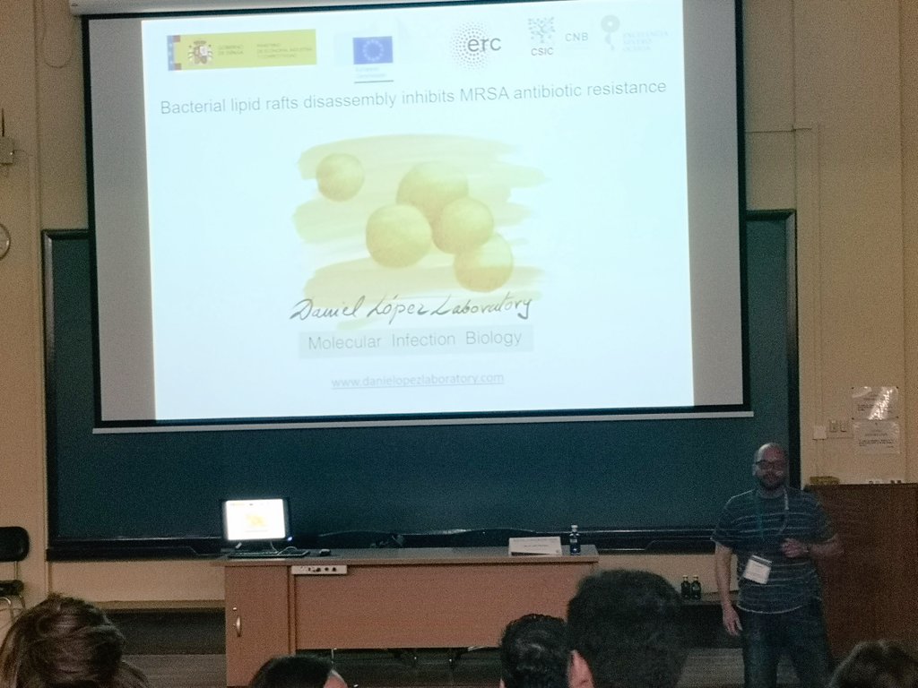 ddamianapa's tweet photo. Great talk by my PhD supervisor @lopesrra about membrane microdomains assembly in S. aureus #congresoSEM https://t.co/HCYOQAup6w