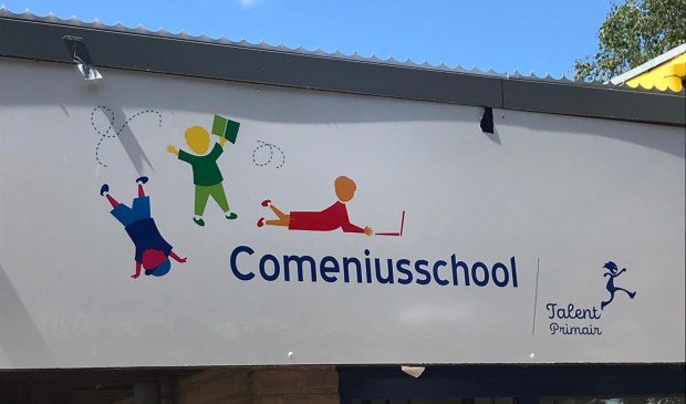 Comeniusschool onthult nieuw logo #Naarden #GoooiseMeren -  naardernieuws.nl/lees/140725/ti…