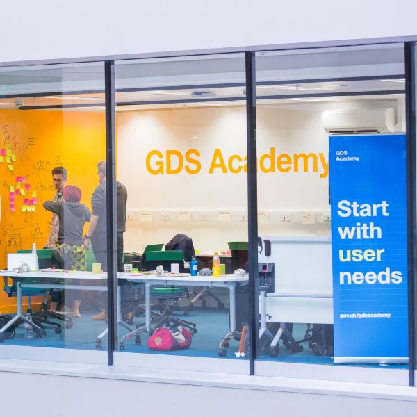 Places remain on the free 3-day #UserResearch course <a href="/GDSAcademy/">GDS Academy</a> London, 9 - 11 July. If your #localgov org has signed the #LocalDigital Declaration, attending will not effect your training credit allowance. Register to attend here:
eventbrite.co.uk/e/user-researc…
#FixThePlumbing