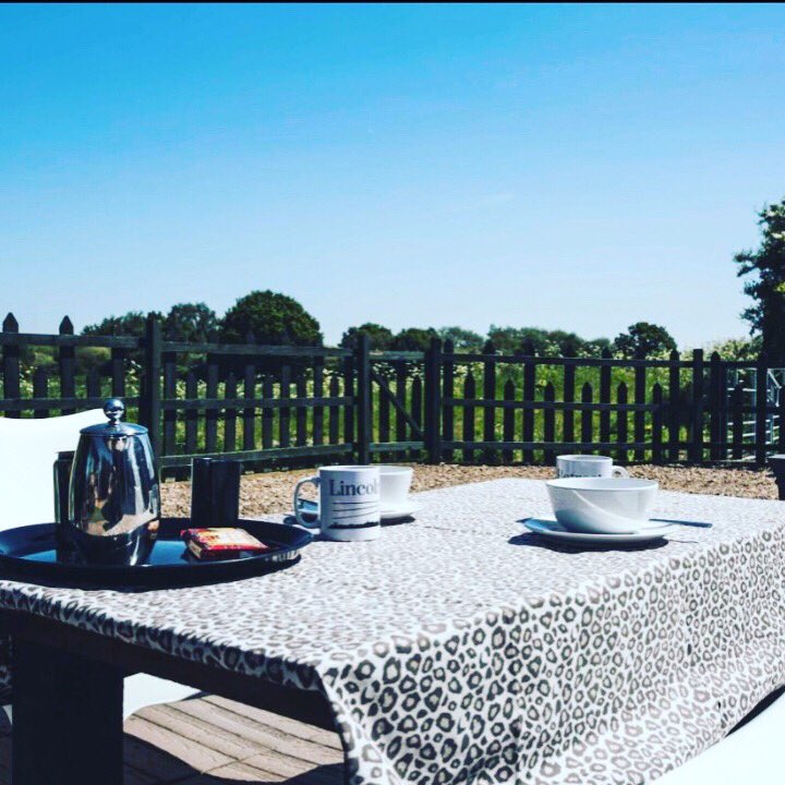 Lincoln_Retreat's tweet photo. Our Business guests have now gone to work #work #pleasure  #workpleasure #business #businesstrip #businessasusual #makingmostofit https://t.co/JYLdIPeIaM