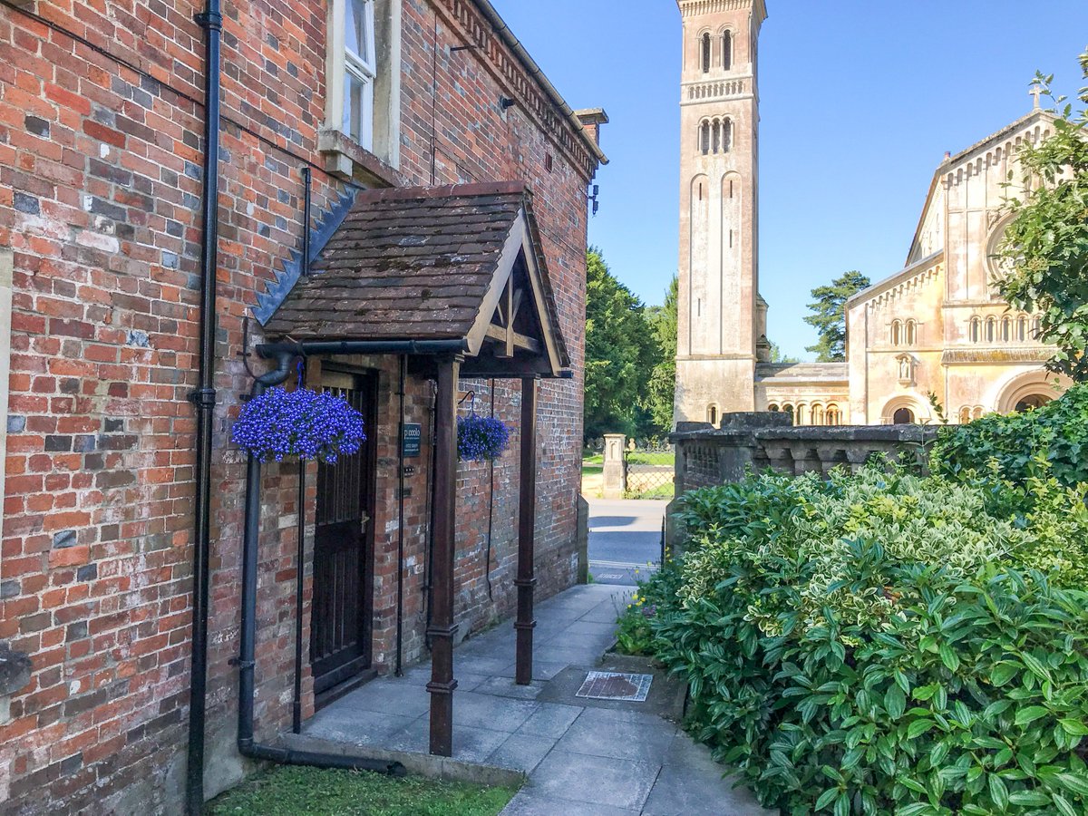 piccoloproperty's tweet photo. We love being in #Witon and it's so easy to find us! #letting #property #agent #Salisbury #Wiltshire https://t.co/MwE4HYflSg https://t.co/VTIDonIVmd