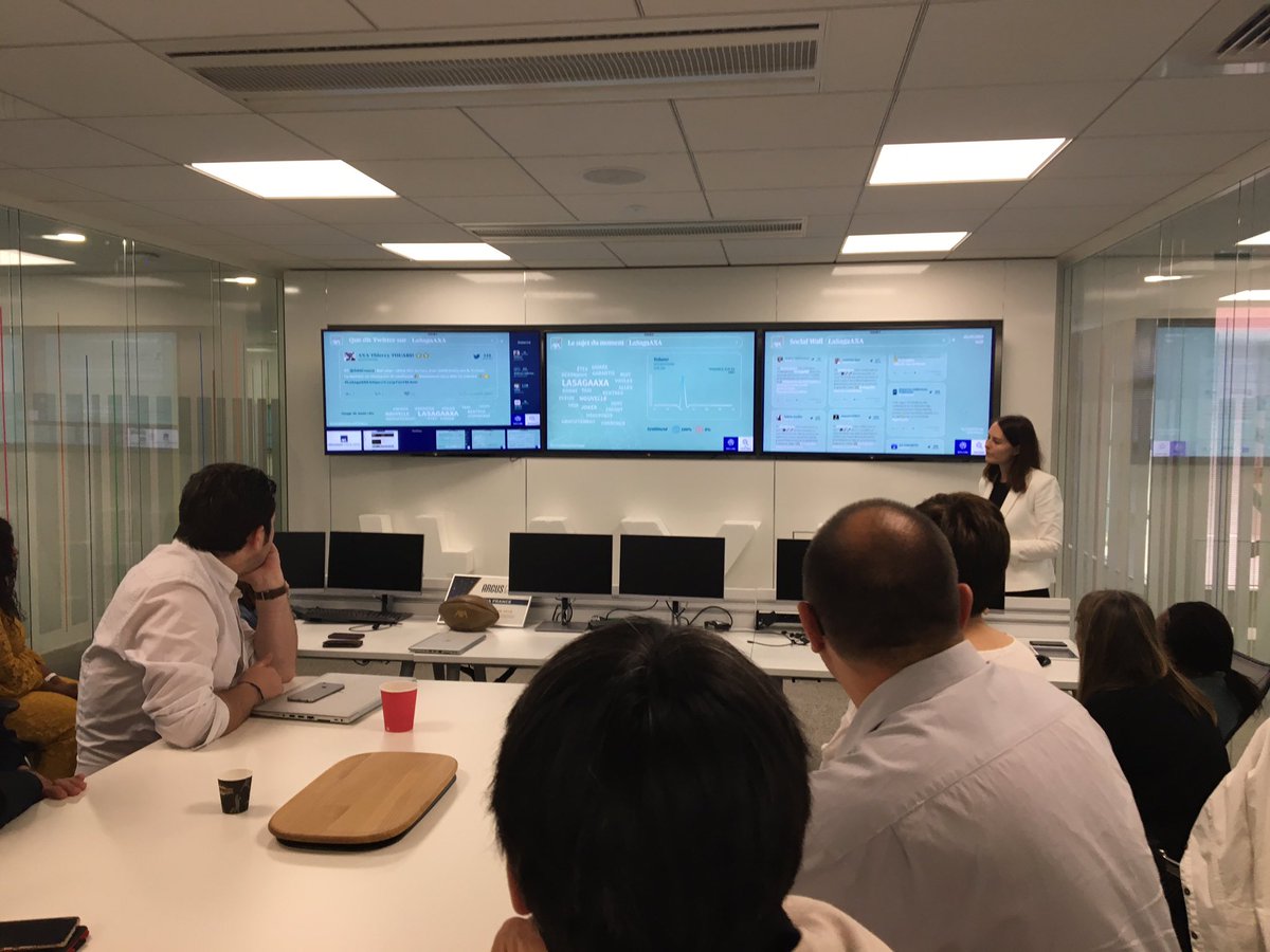 La #teamDTR en@action à la #socialroom <a href="/AXAFrance/">AXA France</a> merci <a href="/ElodieCnockaert/">Elodie Cnockaert</a> <a href="/Corinne_Gaudoux/">Corinne Gaudoux</a> <a href="/Val_Leselbaum/">Valerie Leselbaum🎀</a>