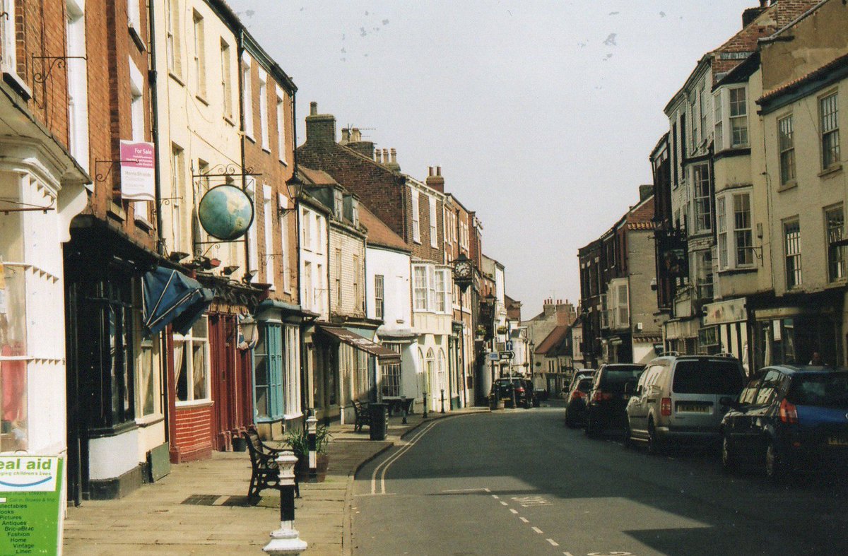Did you know that Bridlington isn't just a seaside resort? It has an old Priory as well as a Georgian High Street.
Find out more at: govisit-yorkshire.com/2019/03/09/bri…

#DidYouKnow #bridlington #bridlingtonpriory #heritage #highstreet #visit #yorkshire #england #tourism