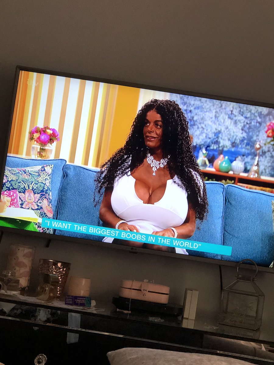 Wow she is using valuable air time to talk about something so stupid. Someone should be on this sofa raising awareness for <a href="/Sarcoma_UK/">Sarcoma UK</a> !! <a href="/thismorning/">This Morning</a> but apparently this is more important and educational 🤯😳 #sarcomaawareness