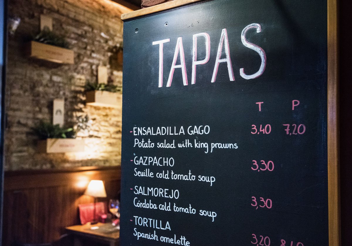 sevillaciudad's tweet photo. Welcome to the world capital of #tapas. You have no excuse... come to #Seville and enjoy our gastronomy in small and intense dishes! https://t.co/dyW0MWTUai https://t.co/D5kYiv8zS0