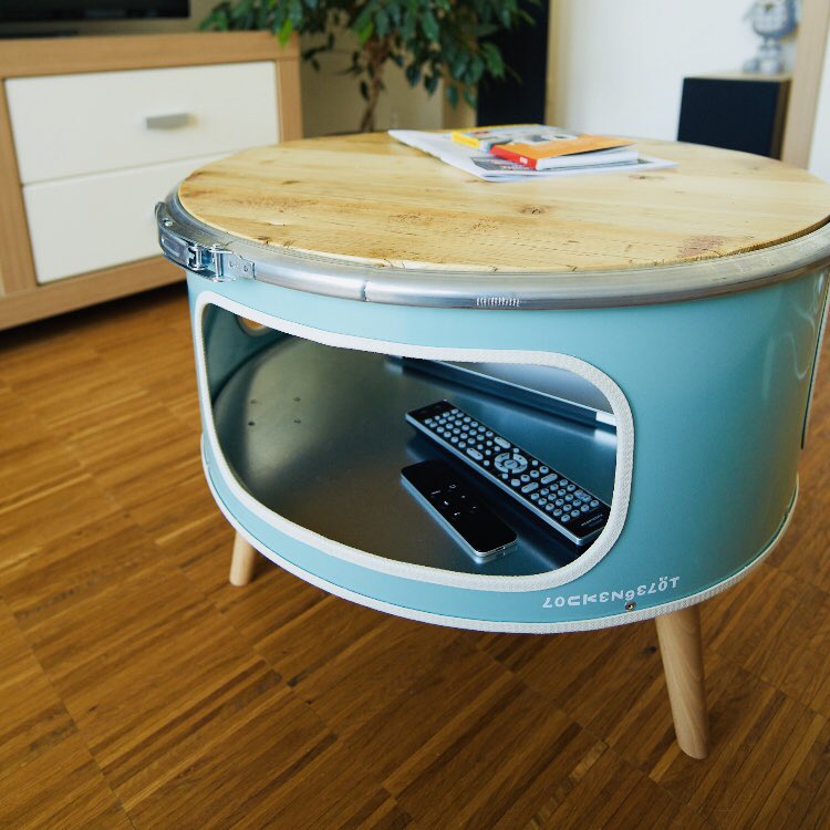 lockengelot's tweet photo. Danke für das Foto aus Altona!
#lockengelöt #ölfassmöbel #Kundenfoto #oilbarrelfurniture #oilbarrelfurniture #möbelausölfässern #Couchtisch #recyclingholz #Recycling #sustainable #sustainablefurniture #repurposed #couchtable #homesweethome  #coffeetable #oilbarrel #oildrum https://t.co/XeaP4qBsGK