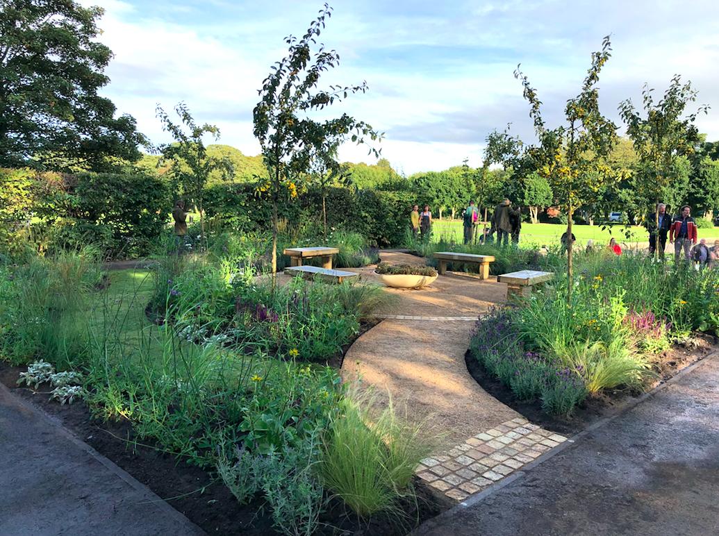 Kate & Tamara tweet media