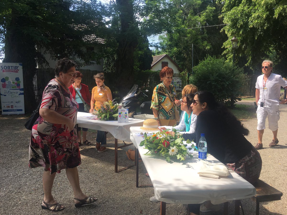 ReseauAPA's tweet photo. En direct du parc du #Natala de @villecolmar, où l’association #APALIB’ organise aujourd’hui un repas solidaire et une après-midi récréative, dans le but de sensibiliser à l’isolement de nos aînés. https://t.co/qwSfR1ixum