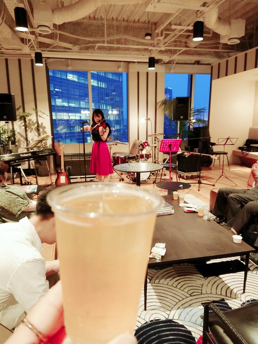 weisvert's tweet photo. #WEmusic
シャンディガフ2杯飲んでほろ酔い。 https://t.co/Cg4Y1YBVaM