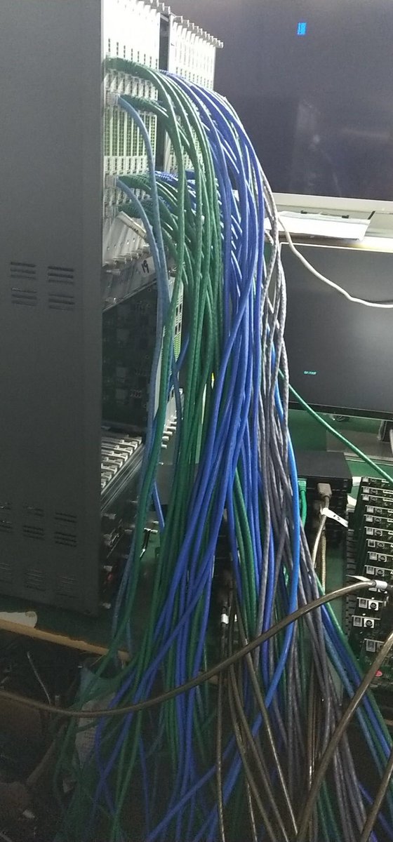 rocky50101829's tweet image. 220 feet(70m) Cat7 wiring before testing on the 80x80 HDBaseT matrix switcher💪💪. #hdbaset #matrixswitcher #hdbasetmatrix #cat7 #tvwall #webguicontrol