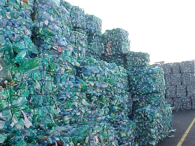 Pepsnews's tweet photo. Vidéo : cette entreprise construit des maisons à base de plastique recyclé https://t.co/Jdfi9v4la8 #Ecodom #Recyclage #Plastique https://t.co/8sjpXh6vPO