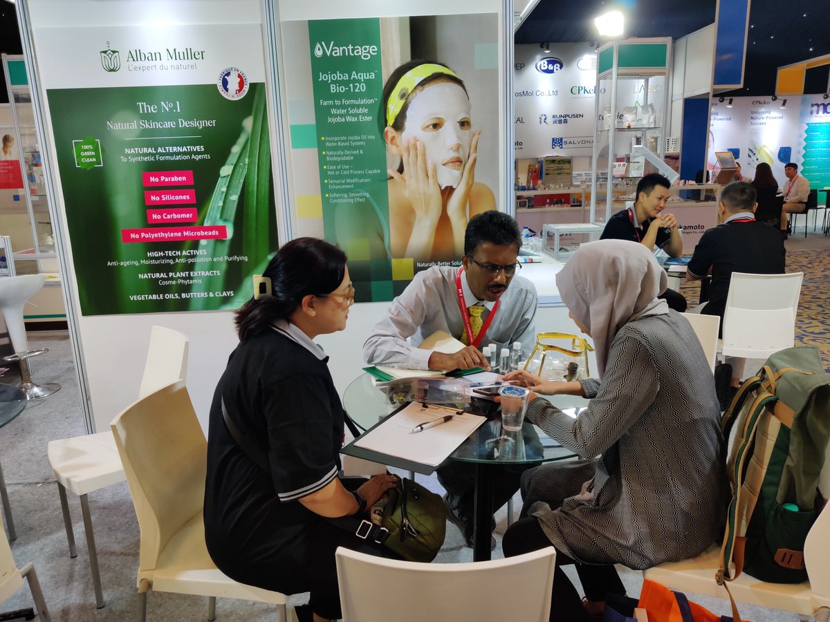 Vantage_Grp's tweet photo. Thank you to everyone who stopped by to visit us at Indonesia Cosmetic Ingredients where we highlighted our new Water Soluble Wax Ester: Jojoba Aqua™ Bio-120. For more information click here: https://t.co/fJDvjlrDrQ https://t.co/BO5Pf9oa8U