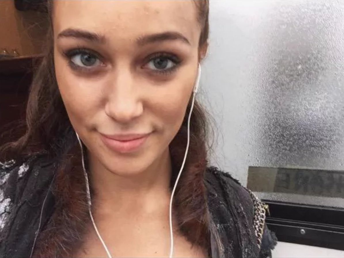 LexaGold1's tweet photo. Lexa 's First and Last selfie ❤
This made me CRY 😢💔
#40MonthsWithoutLexa #ReshopHeda #LexaForeverinmyheart #Lexa #AlyciaDebnamCarey https://t.co/IBtv08R2Fv