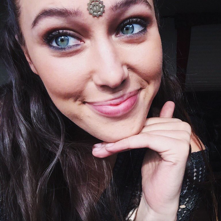 LexaGold1's tweet photo. Lexa 's First and Last selfie ❤
This made me CRY 😢💔
#40MonthsWithoutLexa #ReshopHeda #LexaForeverinmyheart #Lexa #AlyciaDebnamCarey https://t.co/IBtv08R2Fv