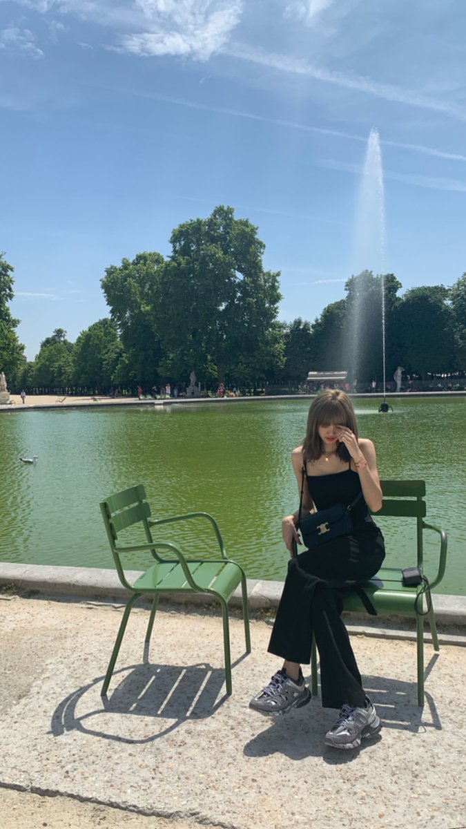 Lalisaedit's tweet photo. I love you angel https://t.co/PNh4j3lSVb
