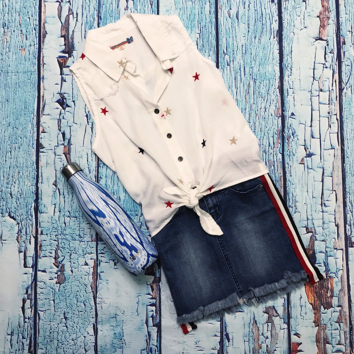 VOLK_PR's tweet photo. Can’t get enough of these #patriotic pieces from @KidBiz_TheBiz! Find them in #InwoodVillage for the perfect ensemble for the 4th — and get up to 50% off on select spring and #summer wear! #VPRFaves #shopkidbiz #KidBiz #TheBiz #inwoodvillage #VPRClient https://t.co/8NUeeCeB6y