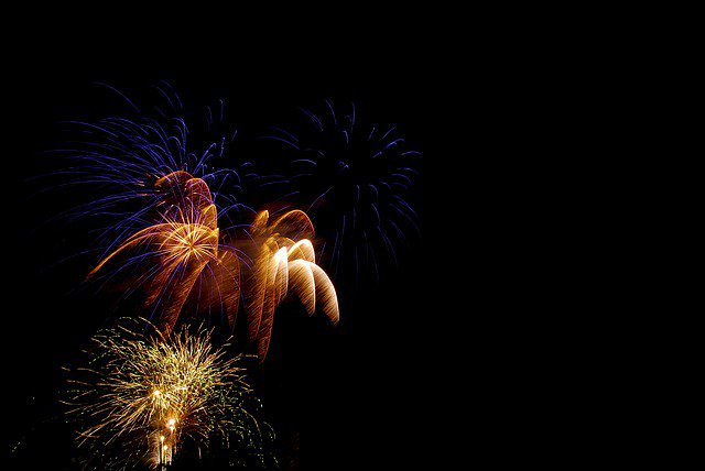 LifetimeVC's tweet photo. Lifetime Vision will be closed for the holiday all day JULY 4TH AND 5TH.  Please have a safe holiday and protect your eyes from sparklers and bottle rockets.  Also, be sure to pack backup contacts and glasses if you're leaving town. 😎Happy 4th of July 🇺🇲🎆 https://t.co/U2SJDGv4za