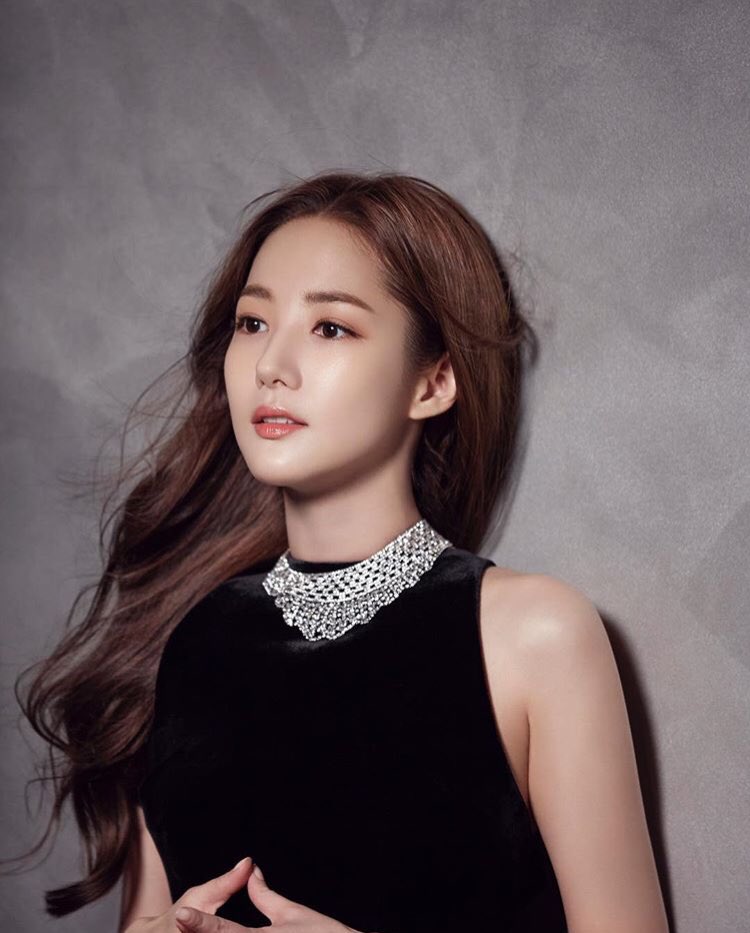 merl161's tweet photo. The Goddess  of Beauty #ParkMinYoung #Sooryehan 
#박민영 #리터칭 #cosmetic #beauty #soohanbang 
#gorgeous #pretty
#박민영 #김재욱
#새수목드라마
#그녀의사생활
#herprivatelife #jaemin #LabitCouple 
#RabbitCouple 
#Parkminyoung #HerPrivateLife #박민영 #박민영 #김재욱
Cr: IG chyun_3 https://t.co/AASRt6PYt9