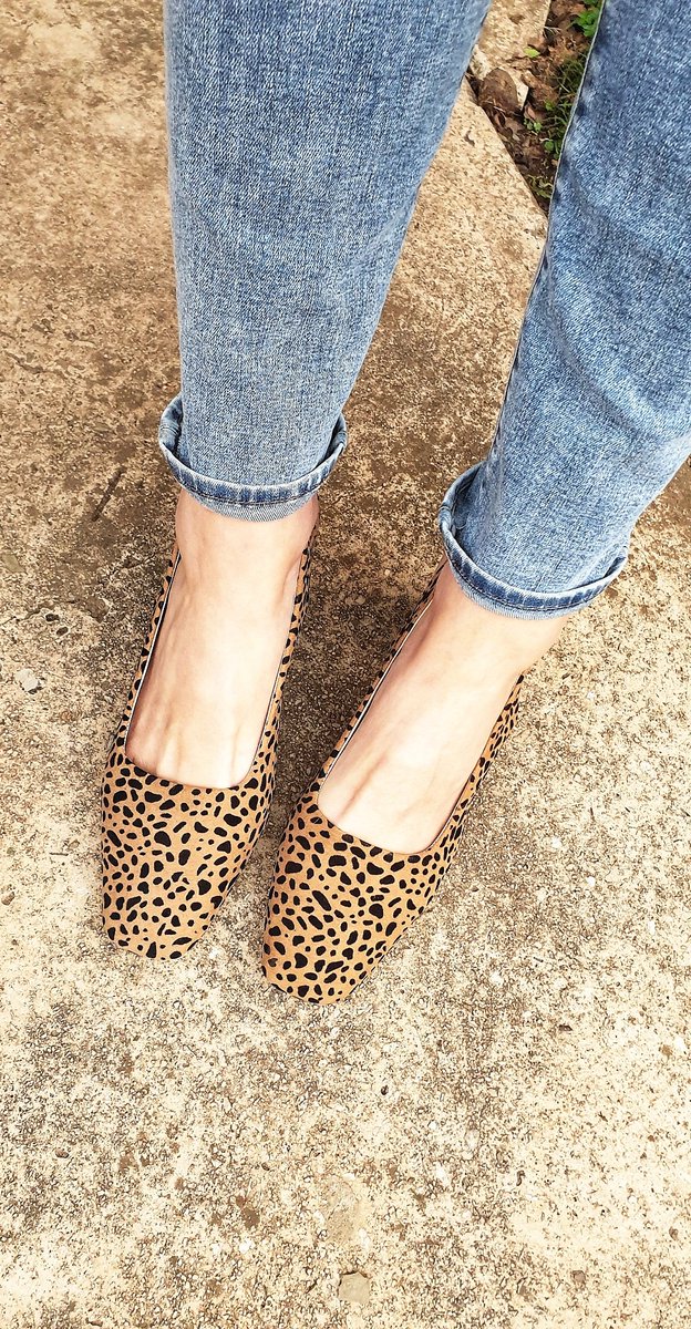 JustMeT8's tweet photo. Oh hey, I'm just gonna leave these here to make you smile ✌

#JustMeT xoxo 
----------------------------------------------------
#mrpmyway #mrp #mymrp #shoefie #shoegram #shoes #blockheel #mrpfashion #jeansandheels #shoeenvy #shoeporn #potd #instablogger #instablog #whatiwore https://t.co/DmrSi9kZvh