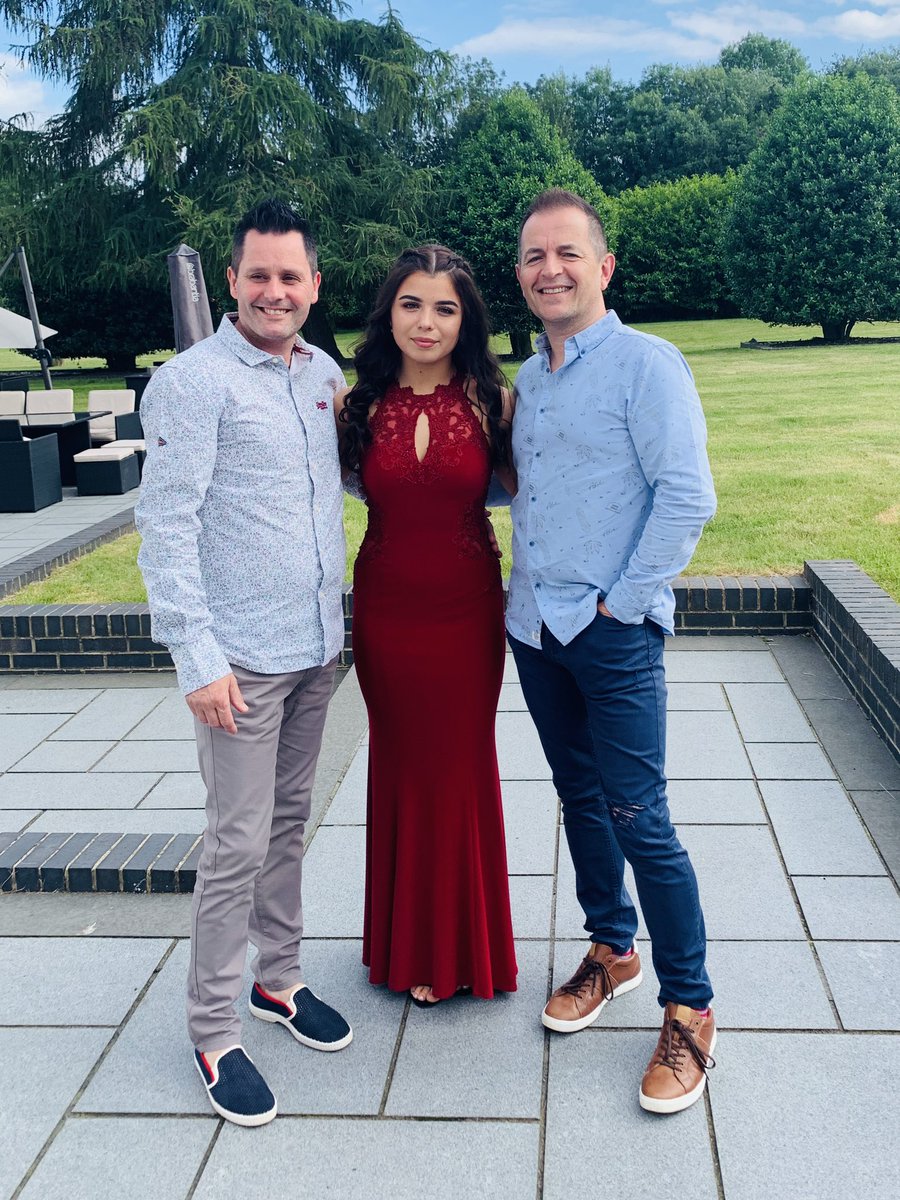 t1mwc's tweet image. Bursting with pride with our gorgeous girl on her prom ❤️u Dan Dan #schoolprom #ProudDad #expensive #lovemydaughter