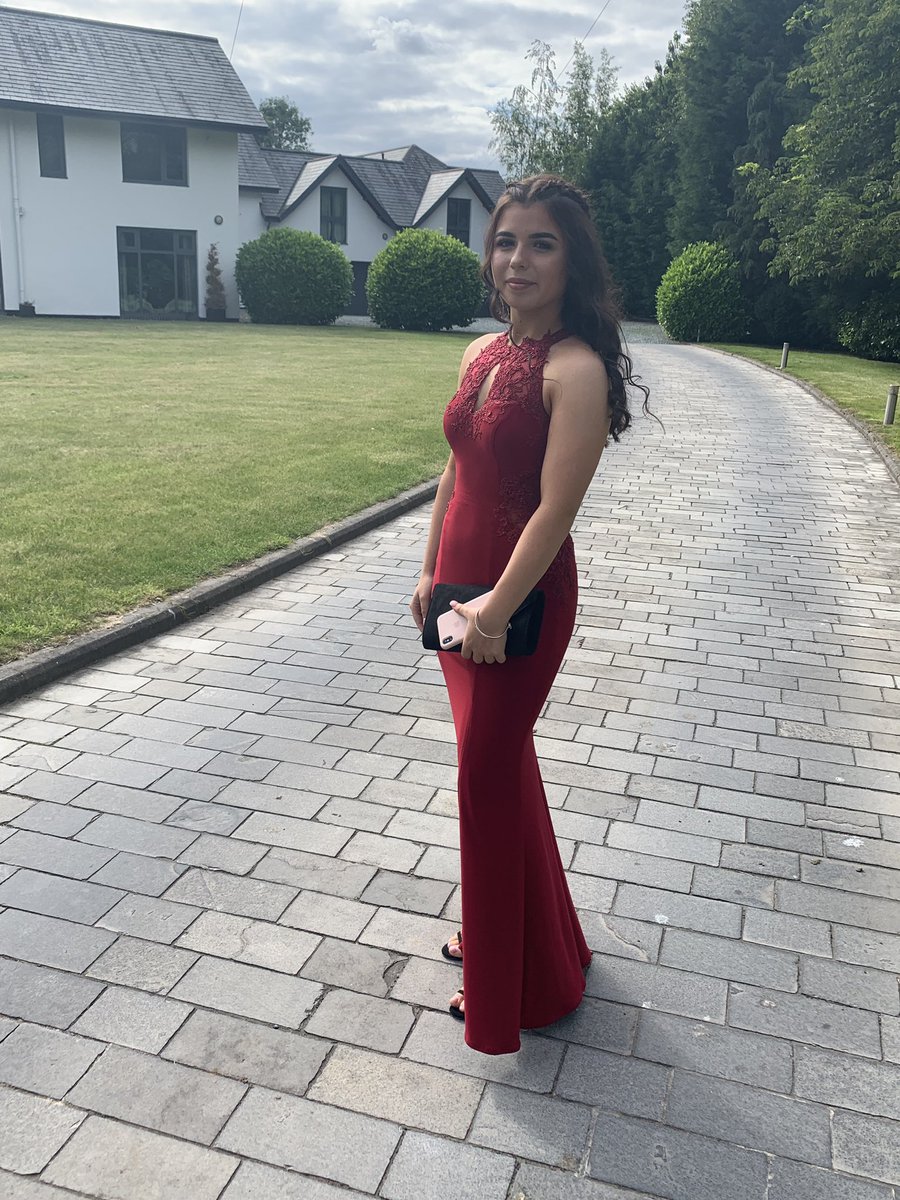 t1mwc's tweet image. Bursting with pride with our gorgeous girl on her prom ❤️u Dan Dan #schoolprom #ProudDad #expensive #lovemydaughter