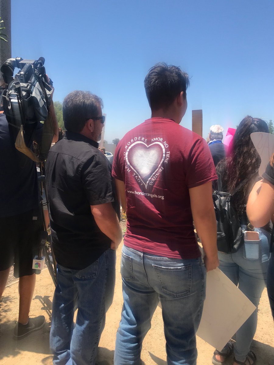 TransPrideSD's tweet image. At Core Civic yesterday, Otay Mesa Detention Center, ⁦@MoveOn⁩ event protesting the illegal detention and tortuous conditions for migrants and refugees. #free them #now! I’d rather my #tax dollars go to helping people resettle than @potus BS oligarchic #parade 🤕