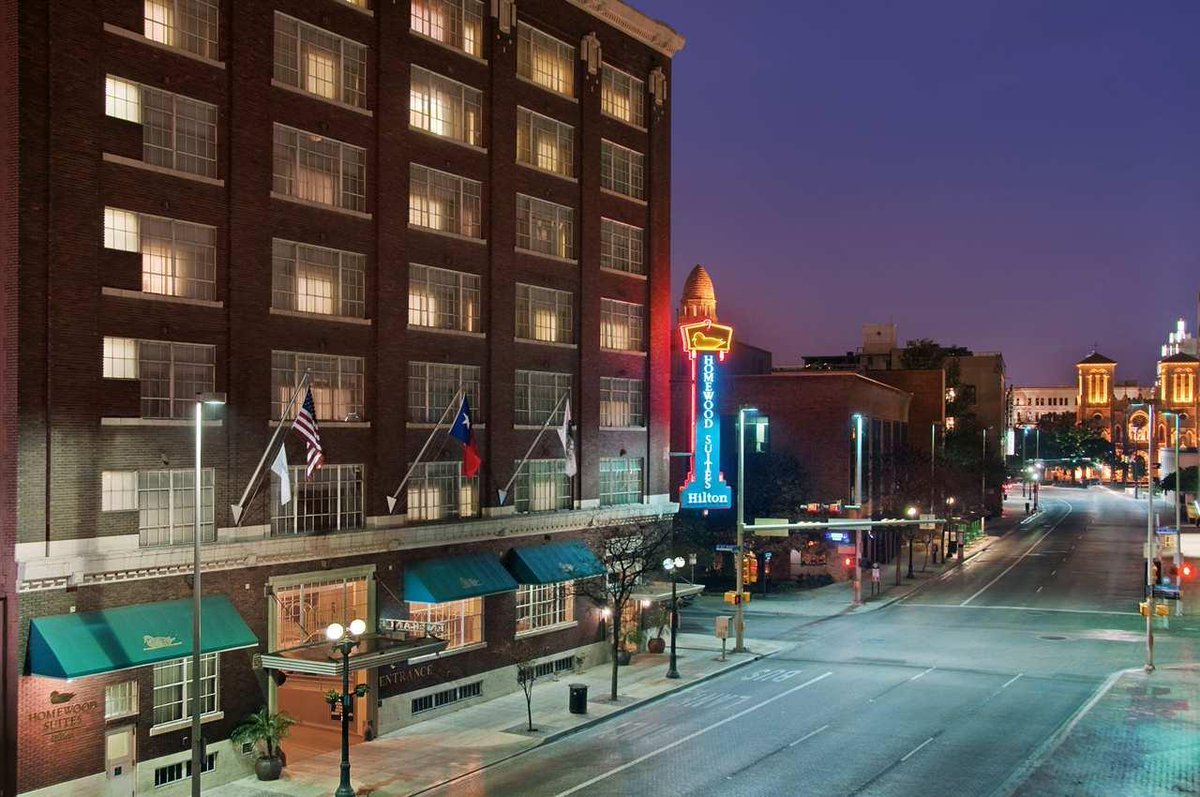 There are so many great and unique places to stay in San Antonio! Not sure where to start searching? We've got a list right here: bit.ly/2GQgMP7