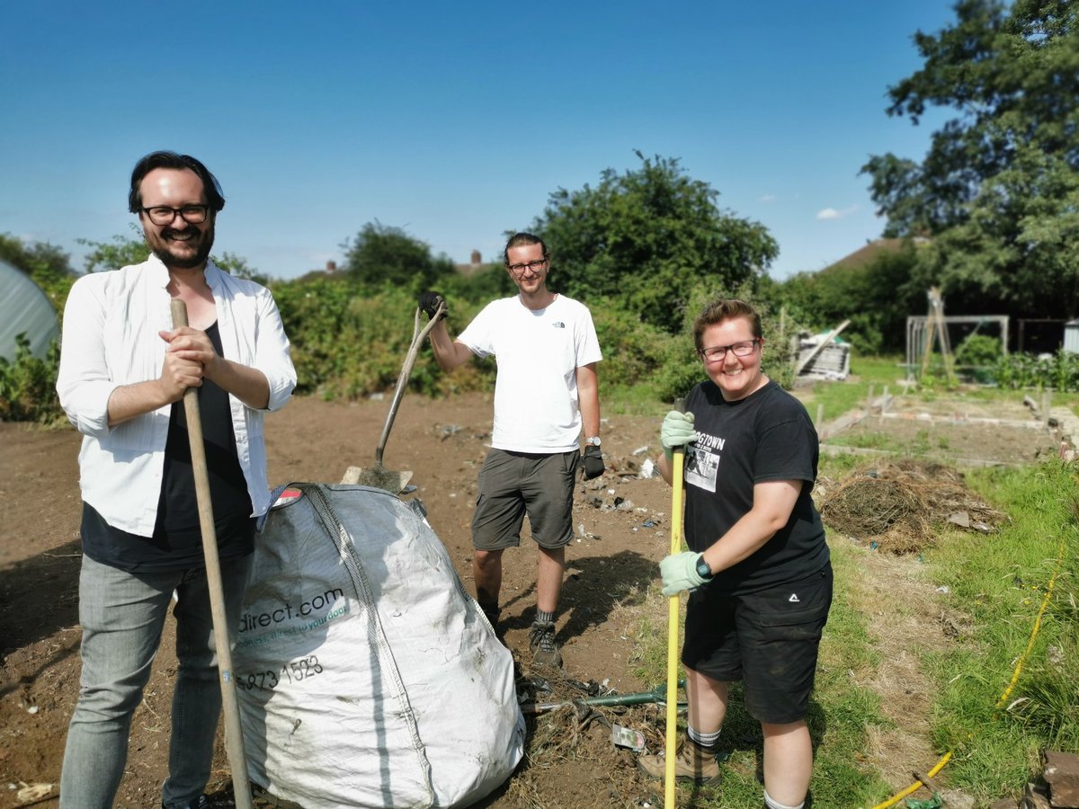 METROCharity's tweet photo. We've been busy (with help from our furry assistant) reclaiming soil to make space for a new community education area! Watch this space for a fancy new pagoda at #METROorchards in  @Royal_Greenwich https://t.co/PgYIpapxdT