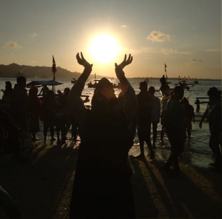 _RWNF's tweet image. jadilah terang tanpa harus menjadi gelap~