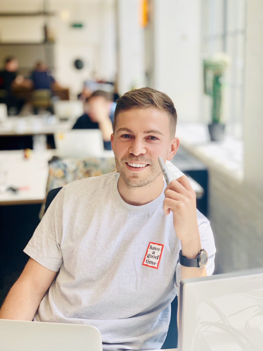 RocketLong3's tweet photo. Any girls out there looking to recouple this summer? If you’re after a guy with great hair, who’ll treat you right and is always up for a laugh, Tom is your man! If you’d be up for going on a date with Tom let me know. #helpingoutamate #loveisland2019 https://t.co/dIQgpEOyMR