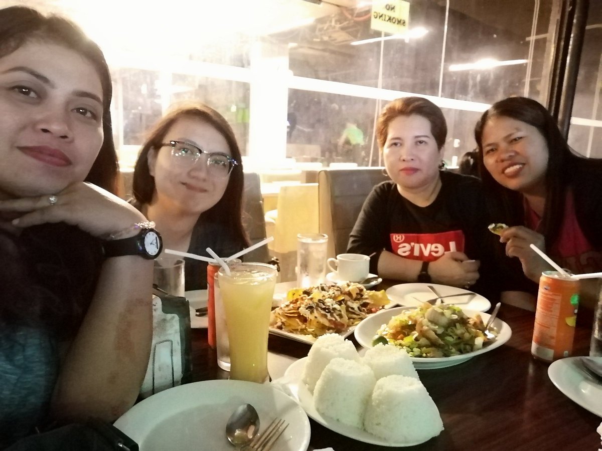 AtienzaCarmelle's tweet photo. kain po tayo....
@sammangubat
#SamMangubatWithAngels
#RoadToSoldOut
#Gig https://t.co/AuDLeS10om