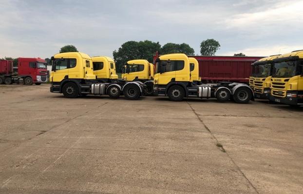 2013 P440 SLEEPER CAB 6X2 TRACTOR UNITS dlvr.it/R7kSN3