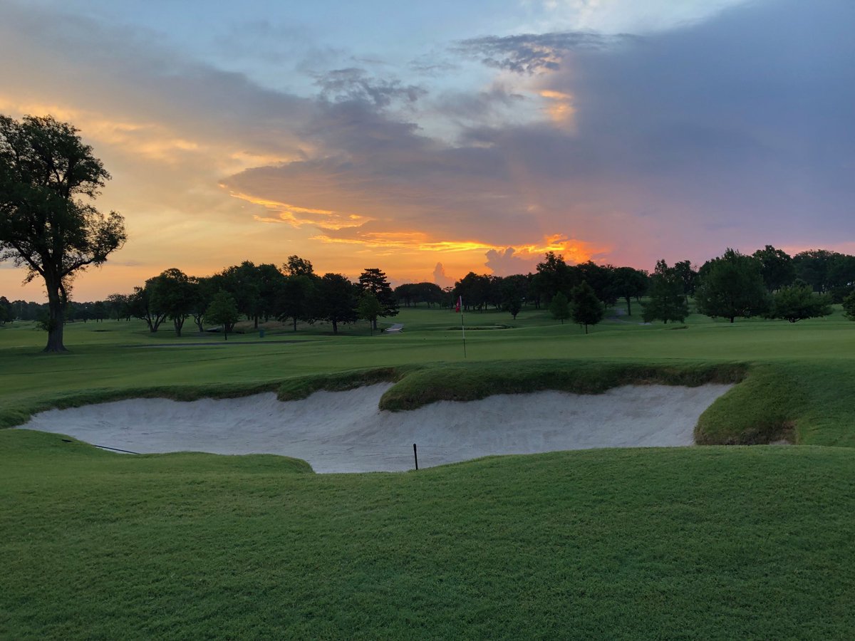 CRgreenside's tweet photo. Good morning WCC! Have a great day. 

#MorningVibes #WichitaCountryClub #SuperViews #MyOffice https://t.co/NsK89iVEPd