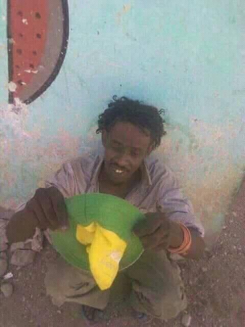 Shacabkeena's tweet photo. #Dadnimo
Cabdirisaaq Shalay Wuxuu ahaa Mid aanu Maankiisu Joogin (Xanuusanaya) waxaa Hoy U ahaa Oo Uu seexan jiray Darbiyada Magaalada Burco. Maanta Wuxuu kamid yahay kumanaanka ugu Nasiibka badan Dunida, wuxuuna dadkiisa iyo Magaaladiisa ka helay Daryeel Wanaagsan.
#Somaliland https://t.co/iMRIy9ajfU