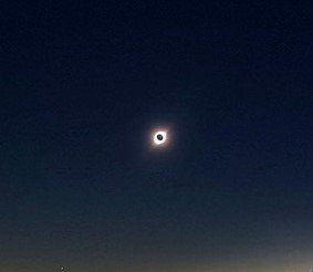 osahins's tweet photo. Şunları da şuraya koyalım. #totalsolareclipse2019 #TotalSolarEclipse https://t.co/c2h5xlrnYF