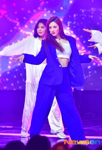 archiveIana's tweet photo. her power https://t.co/BUFikMHF2e