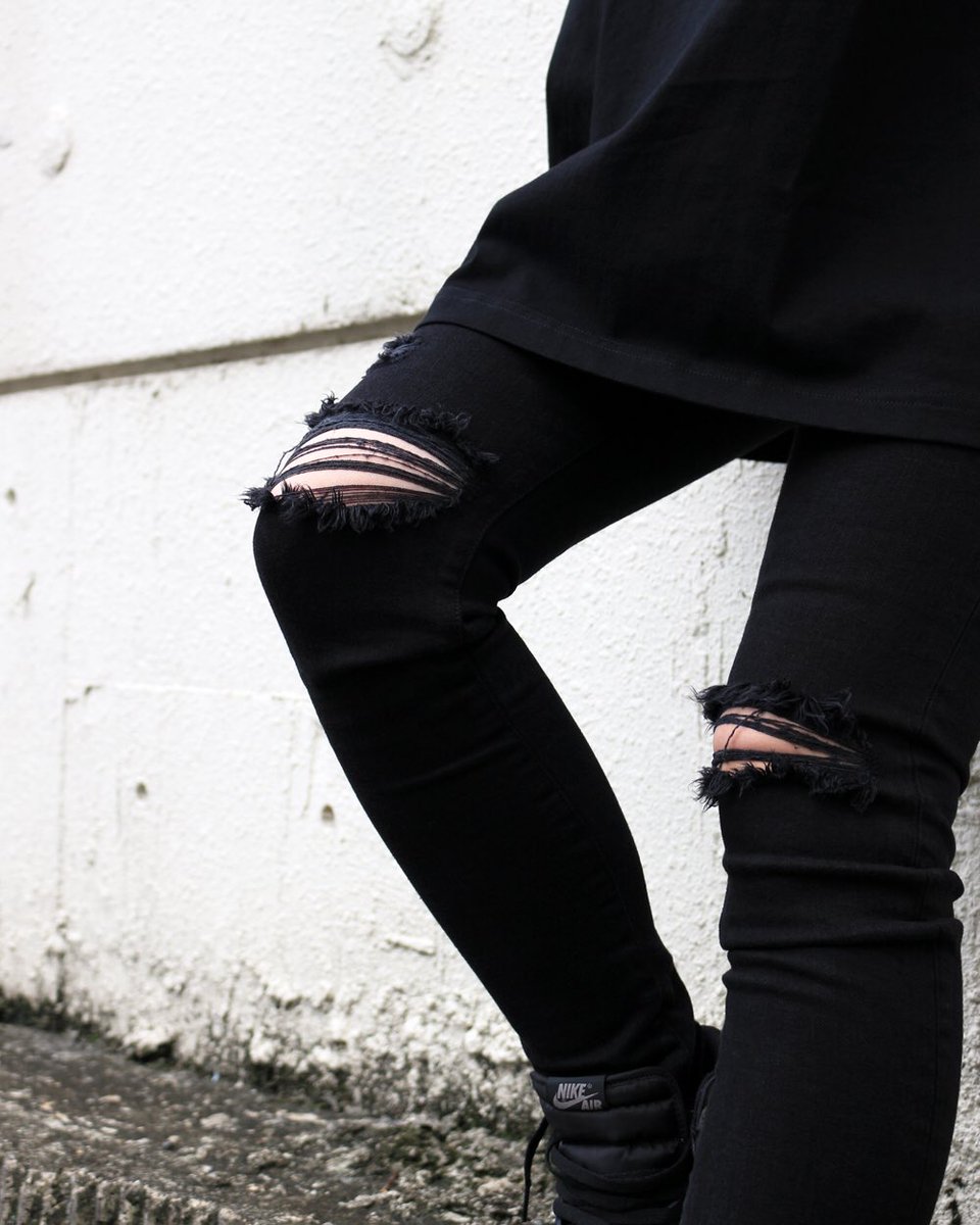 walkinstore's tweet image. LockerRoom KYOTO

『Style Up』

「STAMPD」
Rapt Tee

「REPRESENT」
DESTROYER DENIM

「Vintage Frames」
Sunglasses

#stampd #chrisstamp #representclo #lockerroom_kyoto