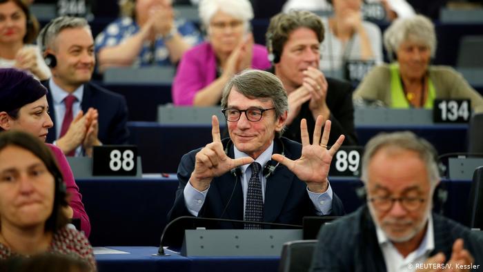 Sustainable2019's tweet photo. El socialdemócrata italiano David Sassoli se impuso con 345 votos como nuevo líder de la Eurocámara, anunció el presidente saliente, su compatriota Antonio Tajani, al término de una segunda ronda de votación. #Eurocamara #Sassoli #Sustainability
https://t.co/SPdDg58ULJ https://t.co/sxqLid7VFF