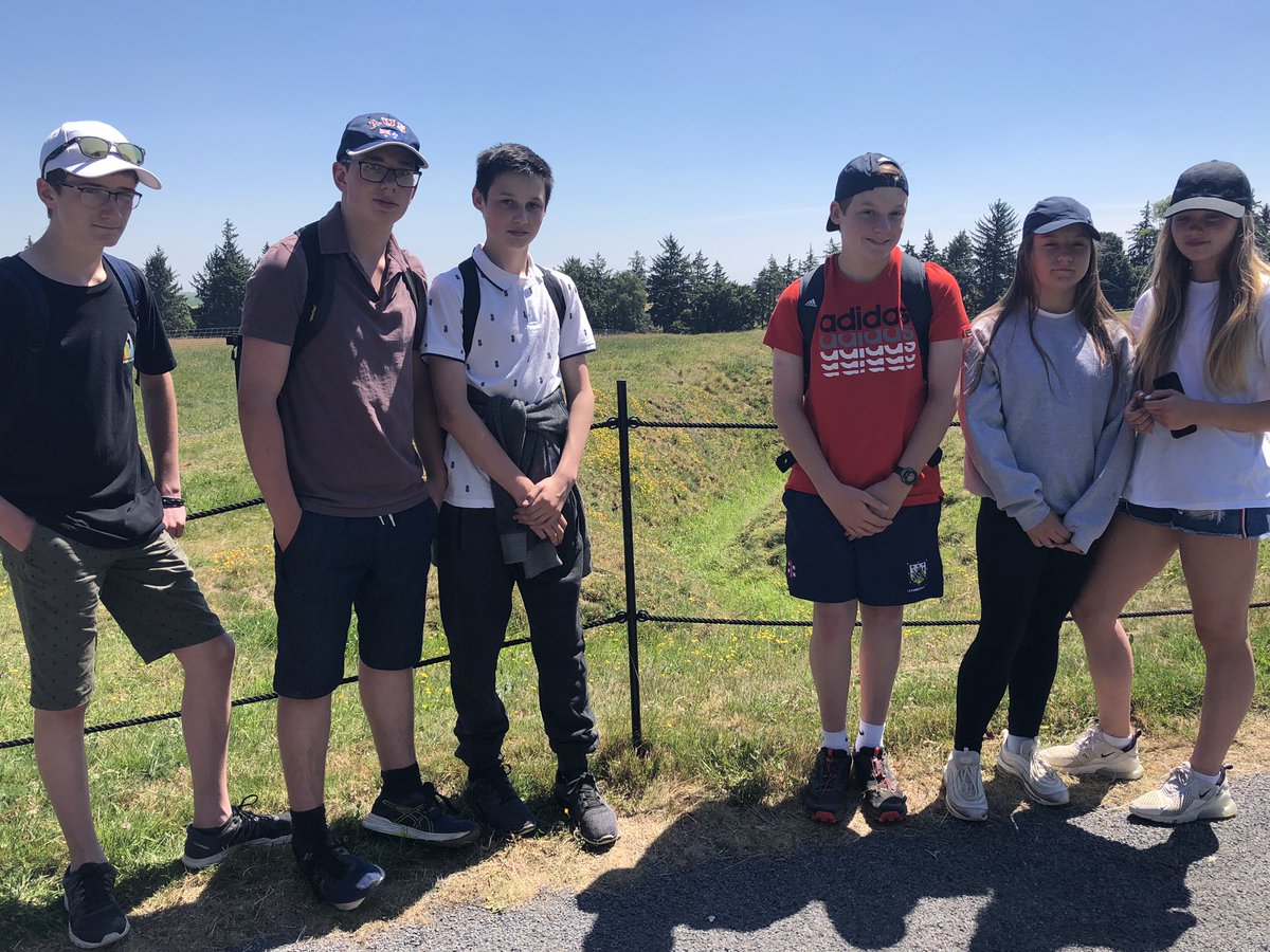SibfordTrips's tweet photo. Lunch in the shade at the Ulster Tower after a busy morning. @AngliaTours #itsontheriskassessment #1stJuly1916 https://t.co/lUVsfcNzMw