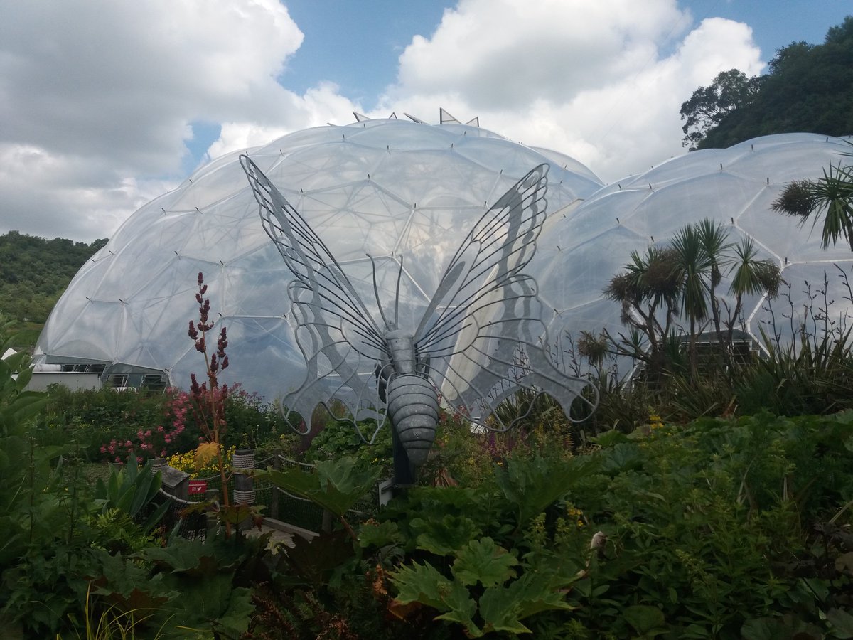 AsquithSue's tweet photo. At Eden researching one of my favourite subjects, chocolate 😁#dhsbcew https://t.co/9exZnkwzdL