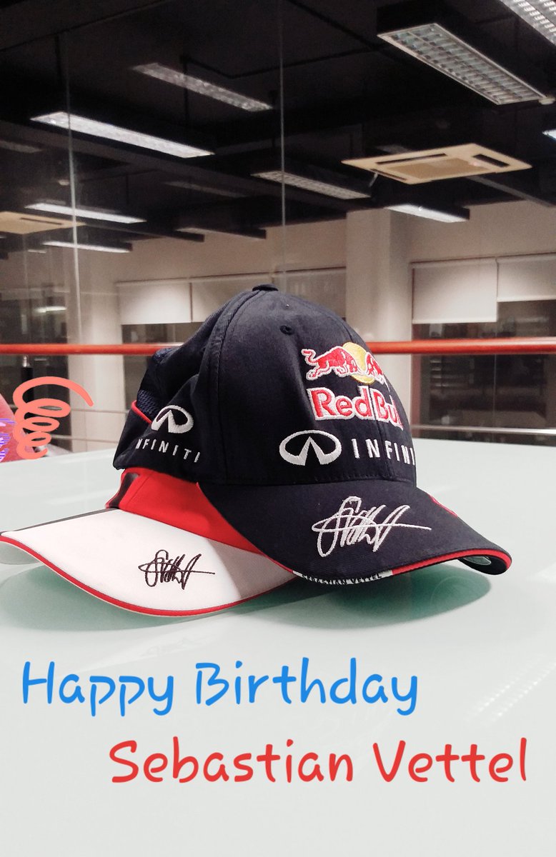 AstutiLovettel's tweet photo. Happy birthday #F1 4️⃣✖🌍🏆
Sebastian Vettel.
Wish you all THE BEST and stay STRONG 🏎
#Seb5 #Seb32 #HappyBirthdaySebastianVettel https://t.co/hwKQ6TtKcC