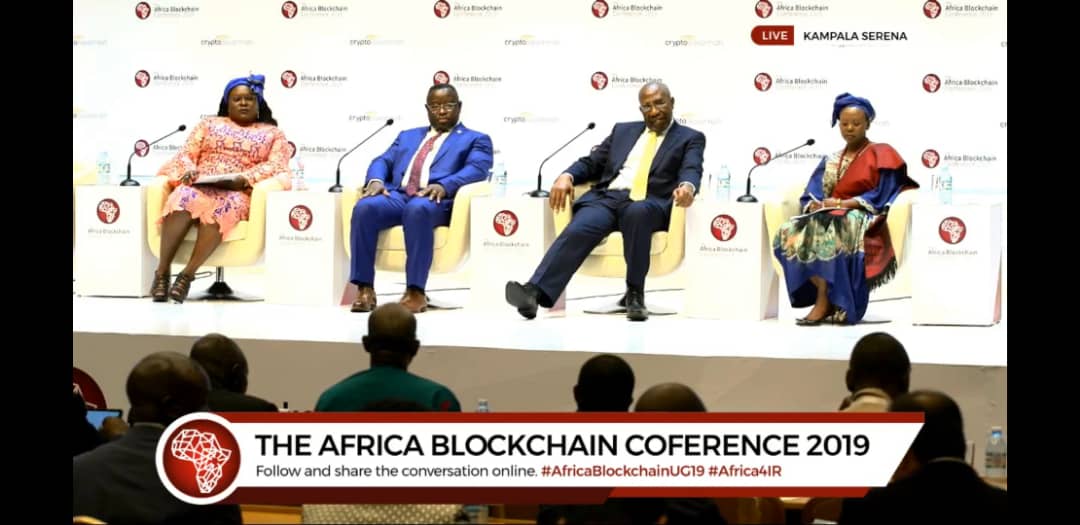 KIPYA_Connect's tweet photo. High profile Panel discussing
Securing Africa’s place in the #4IR; H.E @JuliusMaadaBio, President of Sierra Leone, Rt. Hon. @RuhakanaR, Prime Minister UG @eskanza @wef and moderator @RMalango2015, UN Resident Coordinator in Uganda.
#AfricaBlockchainUG19
#CryptoSavannah https://t.co/QZBiGSirOk
