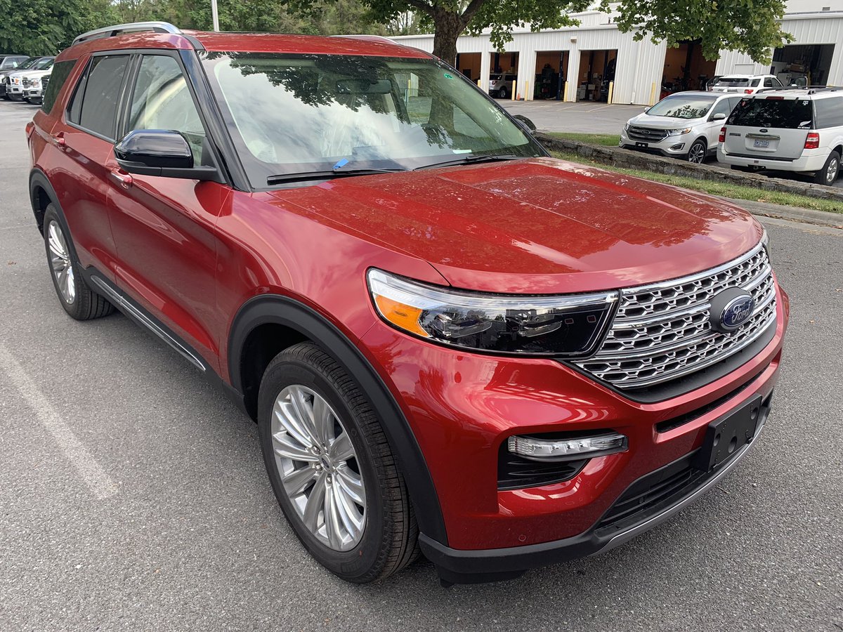 cliffdove's tweet photo. 2020 Ford Explorer Limited....I’m the lot and looking awesome!!!  Something totally different!!! #ford #fordproud #fordexplorer #2020fordexplorer #2020fordexplorerlimited #fordsalesman  @ Malloy Ford of Winchester https://t.co/bJcGhBAVS0