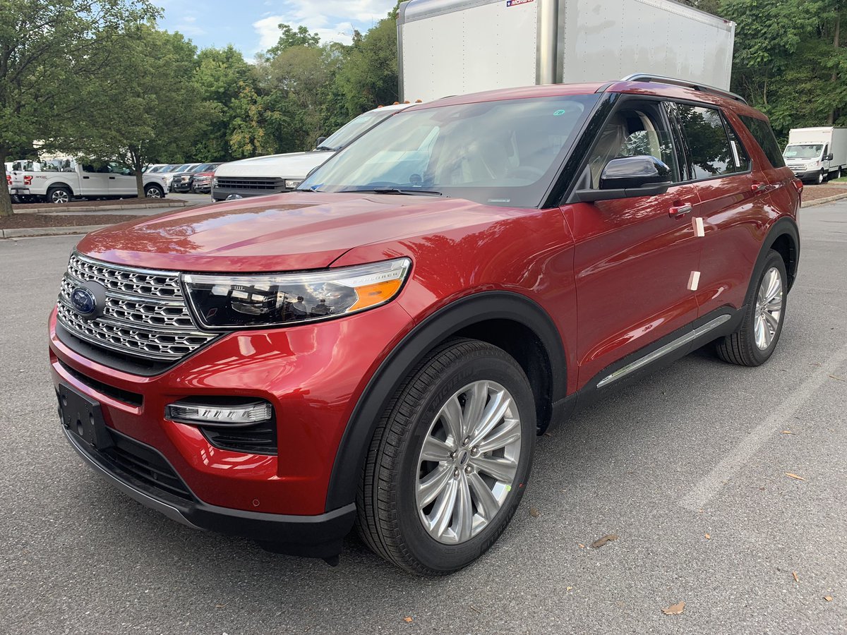 cliffdove's tweet photo. 2020 Ford Explorer Limited....I’m the lot and looking awesome!!!  Something totally different!!! #ford #fordproud #fordexplorer #2020fordexplorer #2020fordexplorerlimited #fordsalesman  @ Malloy Ford of Winchester https://t.co/bJcGhBAVS0
