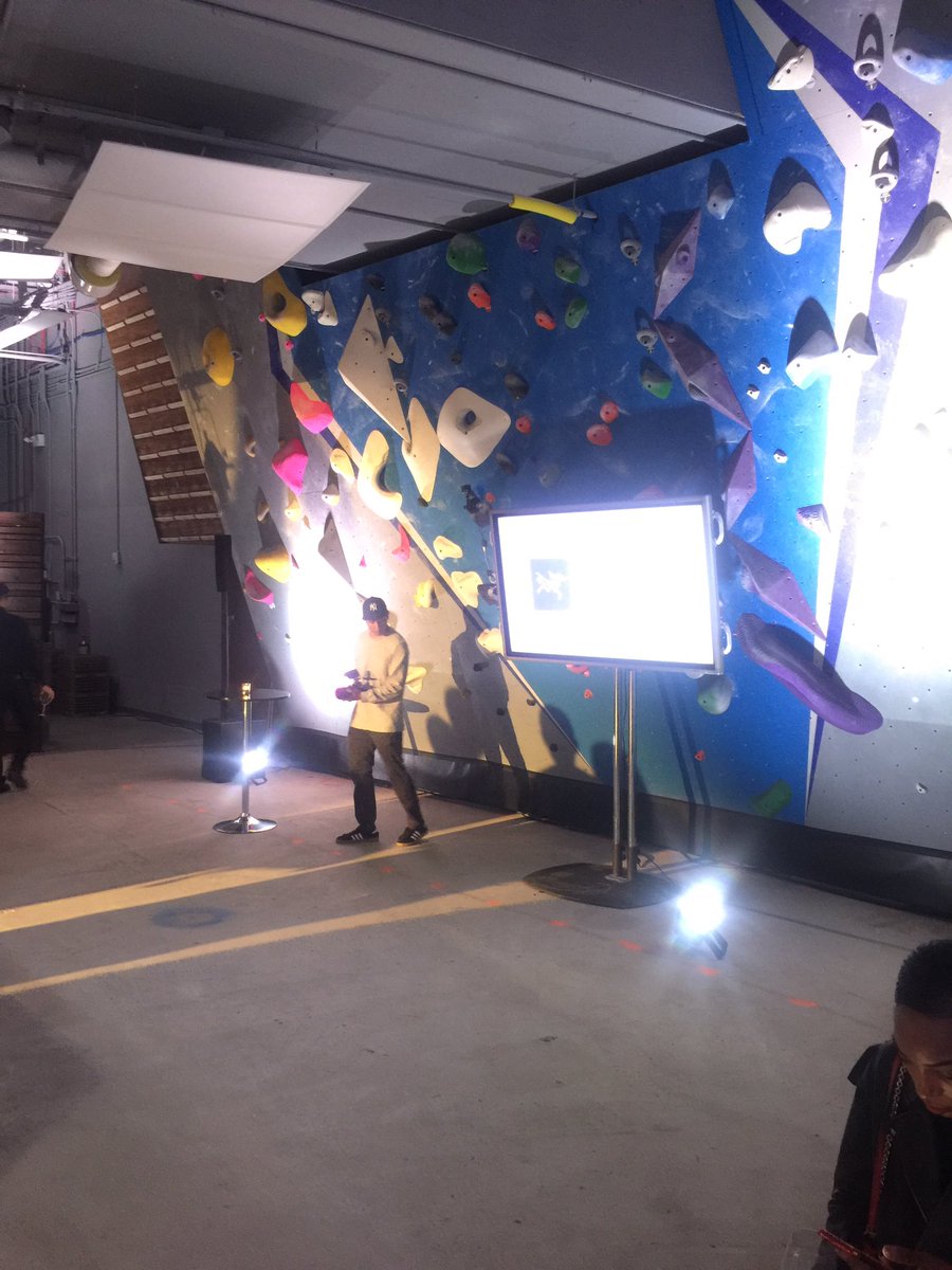 SineAVDesign's tweet photo. Follow and connect with SineAVDesign for your next small or large event. We do everything from lighting, sound reinforcement, video production and event planning #sineavdesign #eventlighting #soundreinforcement #livesoundreinforcement #djrentals #corporateevents https://t.co/YgKH3cJIPQ